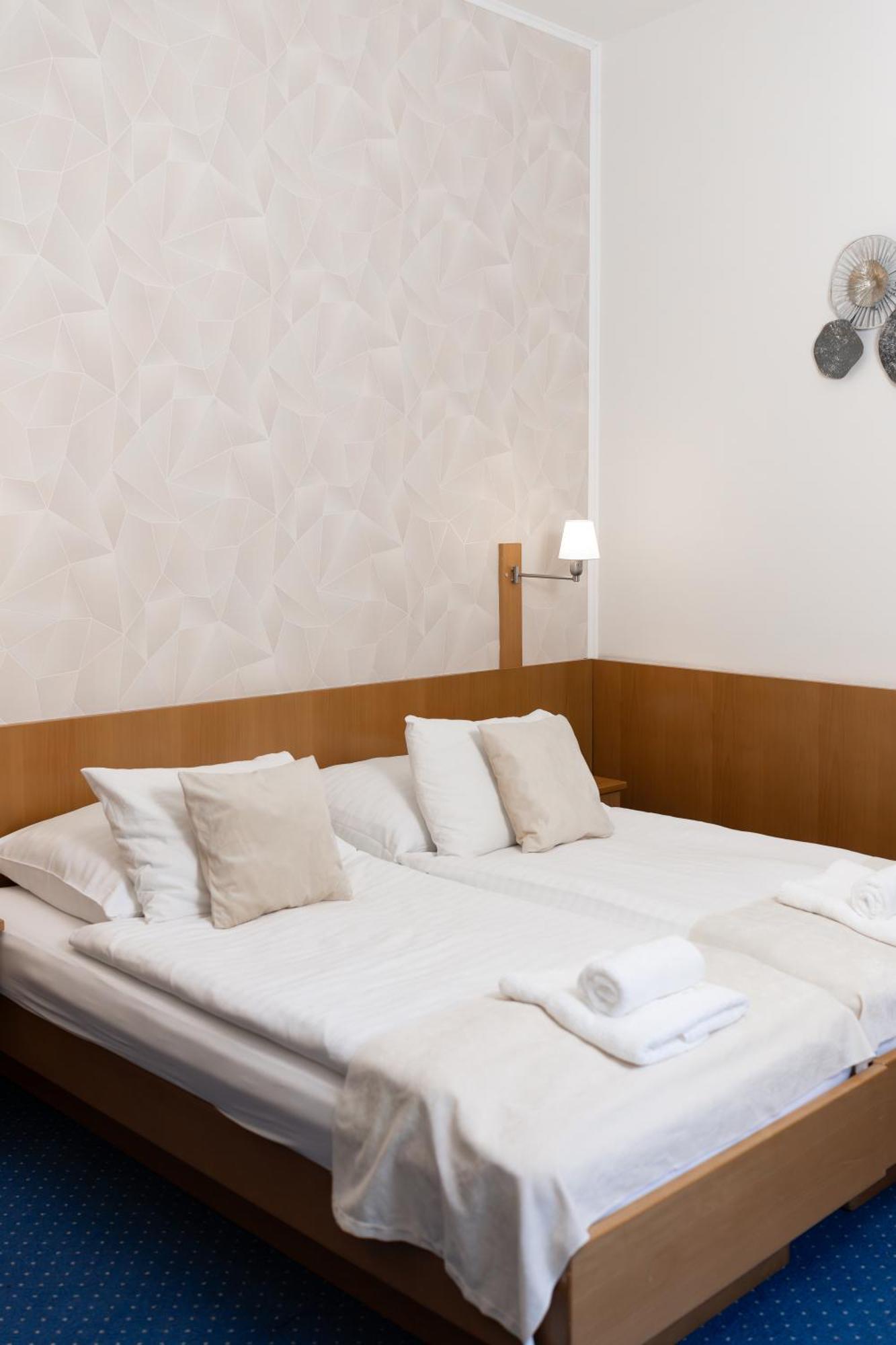Hotel Apollon Litoměřice Екстериор снимка